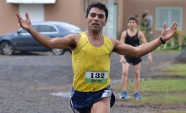 Ezequiel Aguilera: &ldquo;Corr&iacute; c&oacute;modo desde el kil&oacute;metro seis&rdquo;