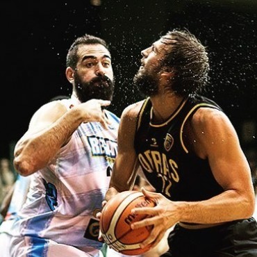 Gran partido de Marcos Del&iacute;a en la victoria de Obras ante Regatas