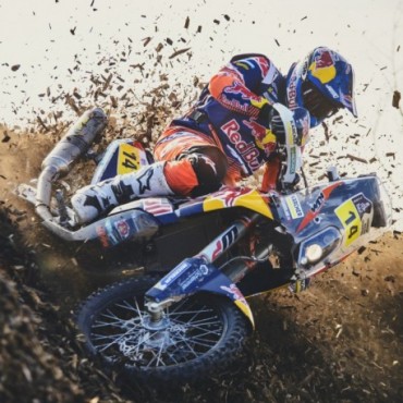 Sunderland en motos y Loeb en autos sortean todos los escollos en la quinta jornada