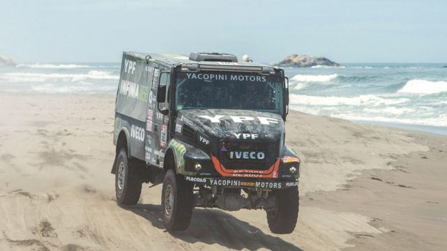 El Coyote Villagra sigue al acecho en el Dakar