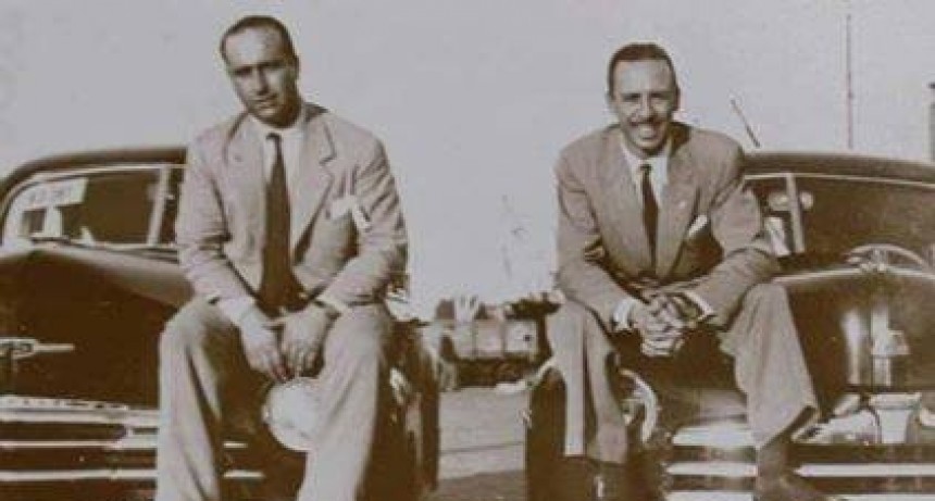 Hoy: foto histórica con Fangio y Galvez