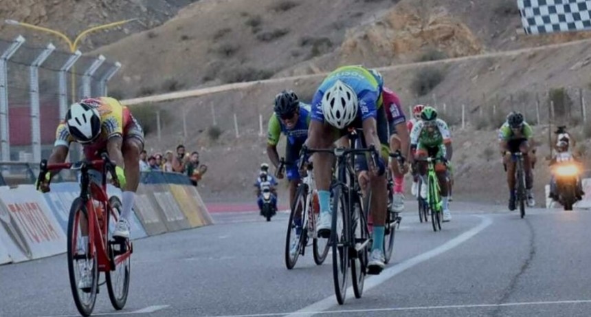 Federico Vivas fue tercero en la clásica Doble Media Agua