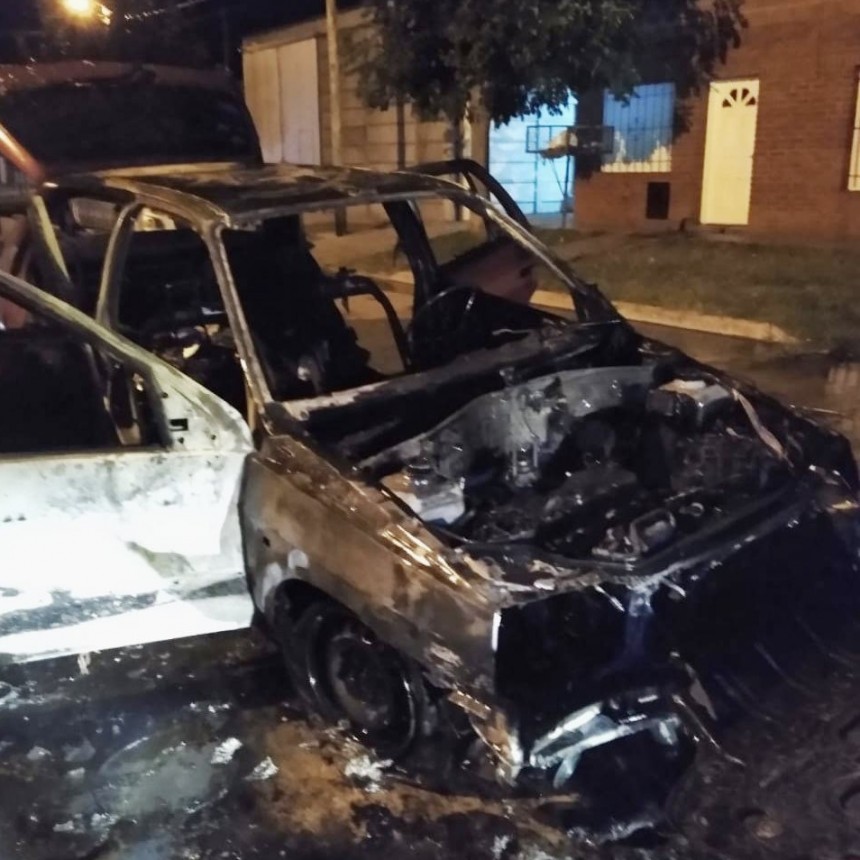 SALADILLO: Incendio de un automóvil