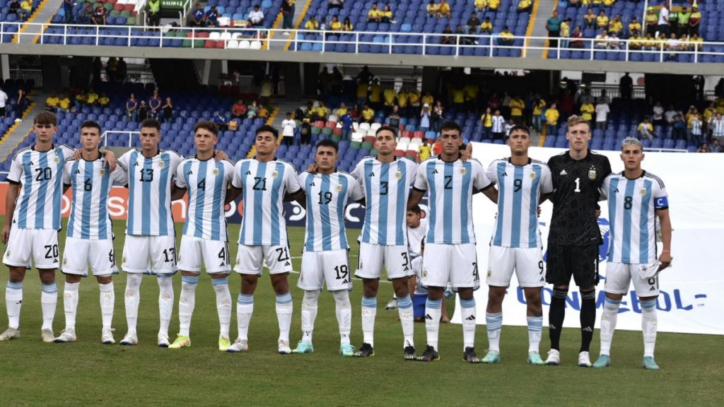  Argentina, con la obligación de ganar para no quedar eliminada, enfrentará a Colombia 