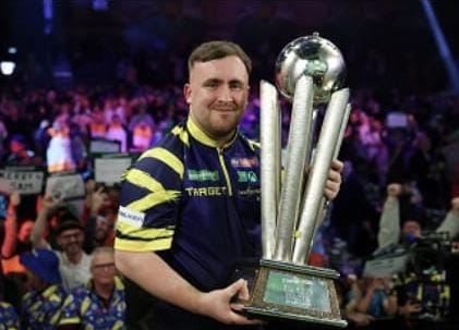 Tiene 18 años, ya ganó dos Mundiales y firmó un contrato de USD 27 millones por su habilidad jugando a los dardos 