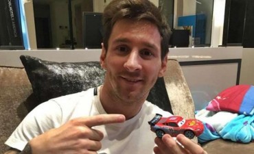 Messi desmiente que haya comprado el Ferrari m&aacute;s caro del mundo
