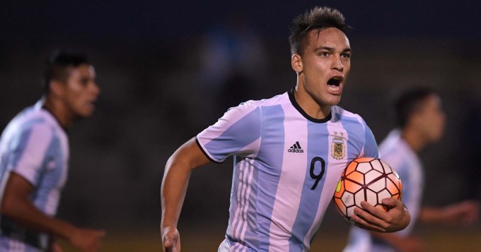 Con el último aliento, Argentina le empató a Brasil y aún tiene chances