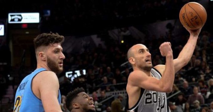 San Antonio, con poco de Ginóbili, ganó en Filadelfia 