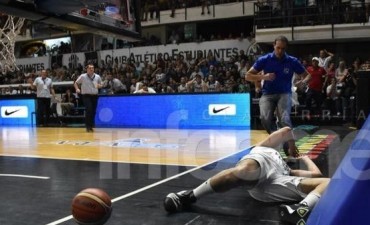 Luego de la volcada de Marcos Delía, se cayó el soporte del aro