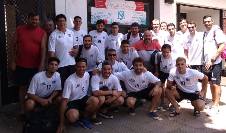 La delegación de Huracán partió hacia San Cayetano