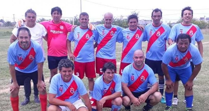 Amistosos entre veteranos en cancha de Urso