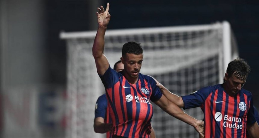 SAN LORENZO DEBUTO CON UN TRIUNFO ANTE ARSENAL