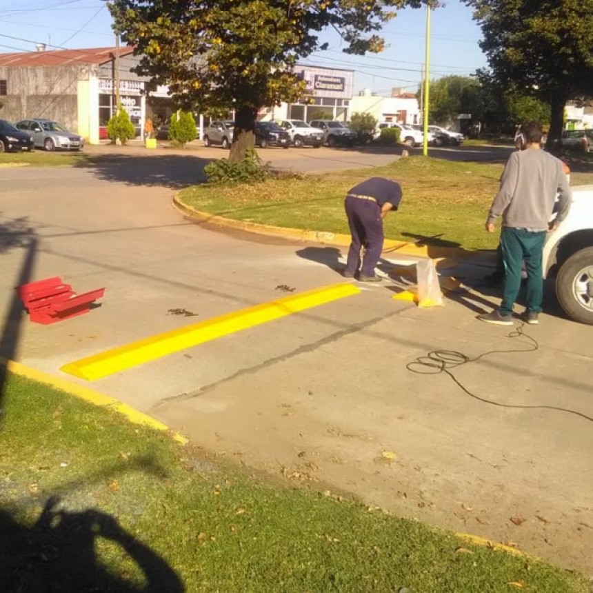 COLOCAN NUEVO REDUCTOR DE VELOCIDAD