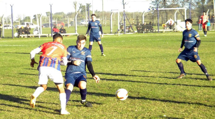 Fútbol: Huracán ante Deportivo Alvear en la primera del Apertura 2024 