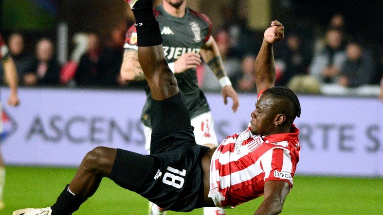 Freno inesperado en el pase de Cetré a Boca: el detalle que tiene la operación en stand by