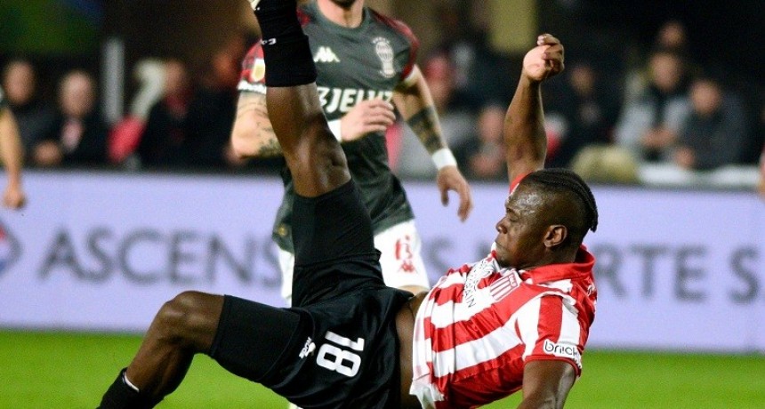 Freno inesperado en el pase de Cetré a Boca: el detalle que tiene la operación en stand by