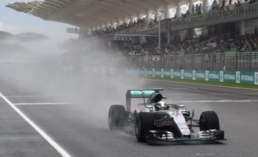 Hamilton se hace con la pole en el Gran Premio de Malasia