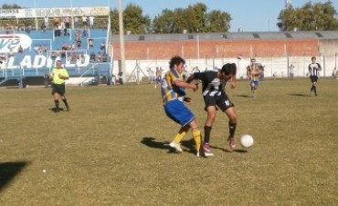 Ni &ldquo;Mandinga&rdquo; lo salvo a Caz&oacute;n, gan&oacute; Argentino 6 a 0. Tambi&eacute;n goleo La Lola. Hurac&aacute;n y Apeadero repartieron puntos.