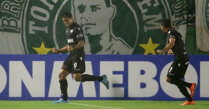 Lanús no le tuvo piedad al Chapecoense