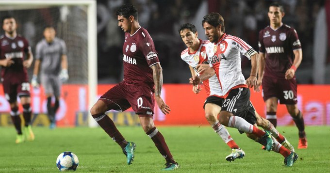 River y Lanús pugnan por subirse al tren del campeonato