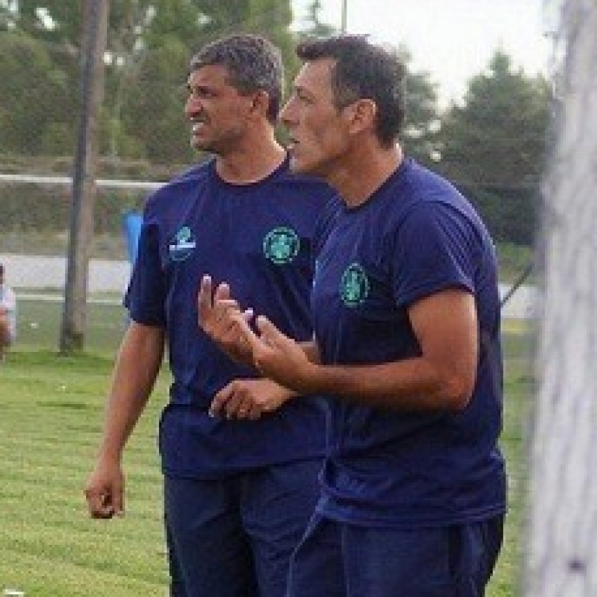 Di Carlo dejó de ser el técnico de Racing de Olavarría