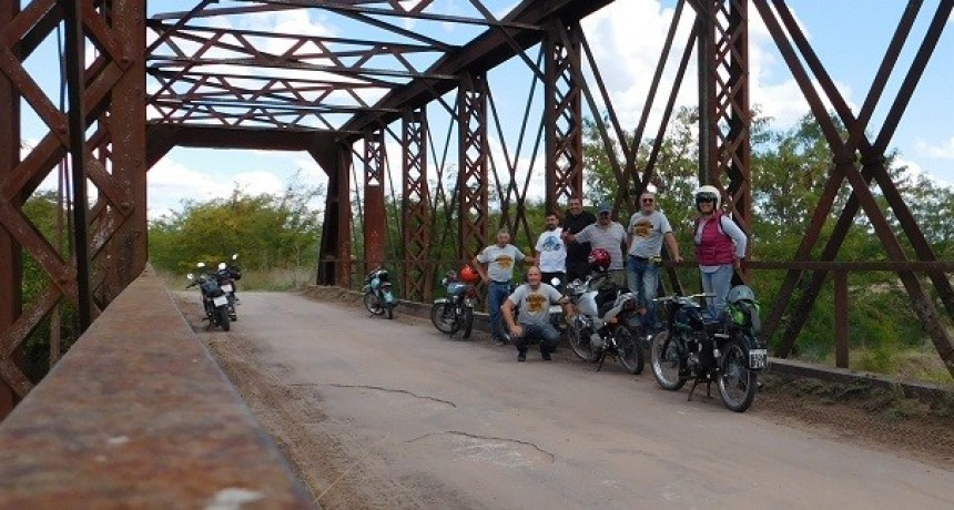 Realizaron Raid Turístico con Motos Clásicas y Antiguas en Saladillo