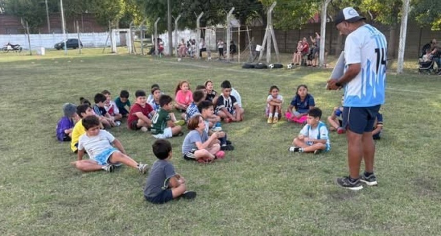 Del Carril: Defensores FC convoca para su Escuelita de F&uacute;tbol 