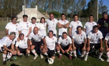 Urso igual&oacute; con Riestra y La Chacarita se adue&ntilde;o de la punta del torneo de Veteranos