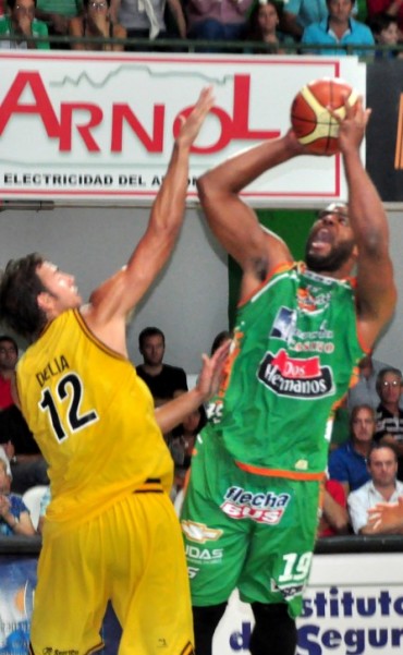 Obras corto su racha de derrotas, le gan&oacute; a Estudiantes (C)