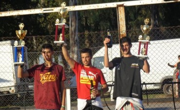 Dar&iacute;o Mart&iacute;nez encabeza el campeonato en la m&aacute;ster 80 de Apak
