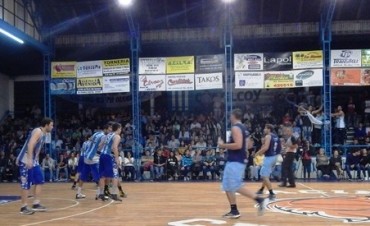 Racing se &ldquo;flore&oacute;&rdquo; en la ciudad de Escobar