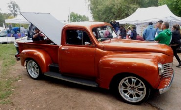 Autos Cl&aacute;sicos y Antiguos en el Auto Show de Cazon