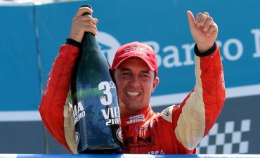 Juan Mart&iacute;n Bruno se sube a un Turismo Carretera