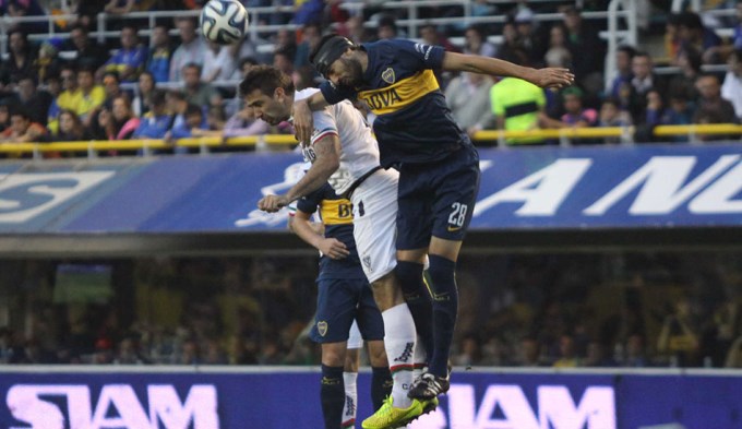 Boca, presionado por sus perseguidores, quiere mantener la ventaja ante Vélez