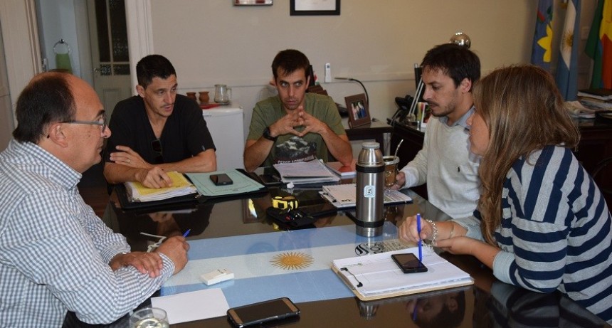 Intendente y funcionarios evaluaron obras de infraestructura deportiva