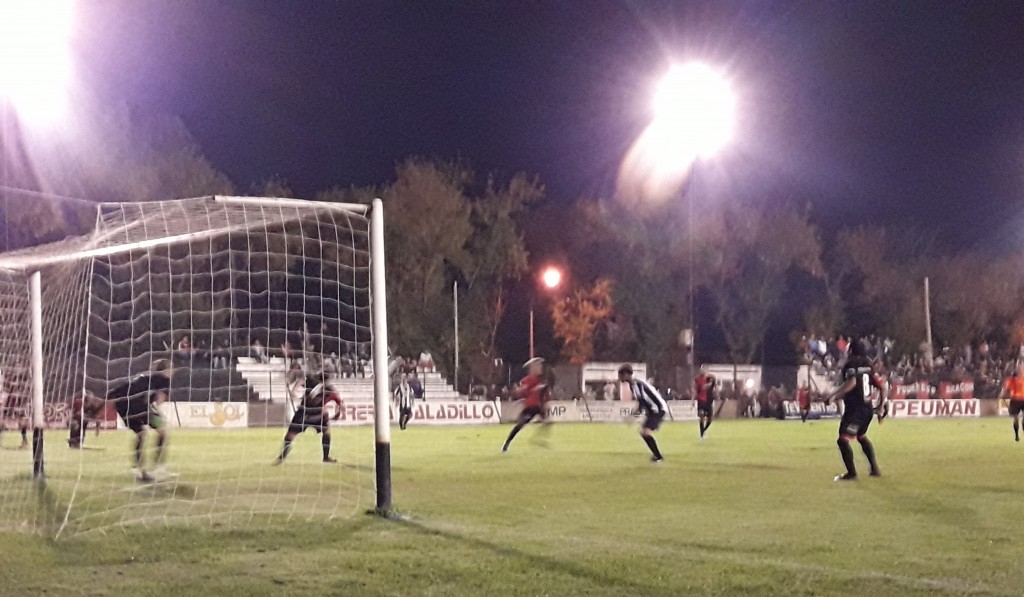Gran triunfo de Huracan ante Plaza España