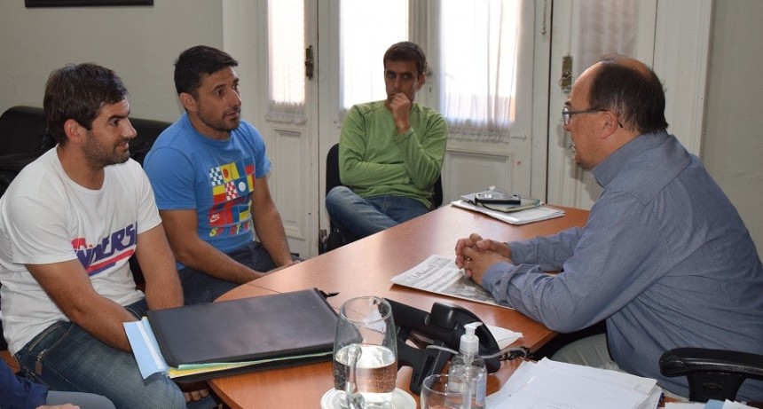 Salomón se reunió con representantes de la Agrupación de Motocross Saladillo