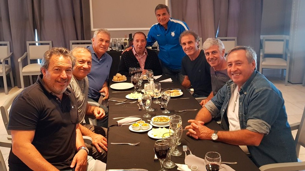 Bilardo almorzó con parte del plantel campeón del Mundo de 1986