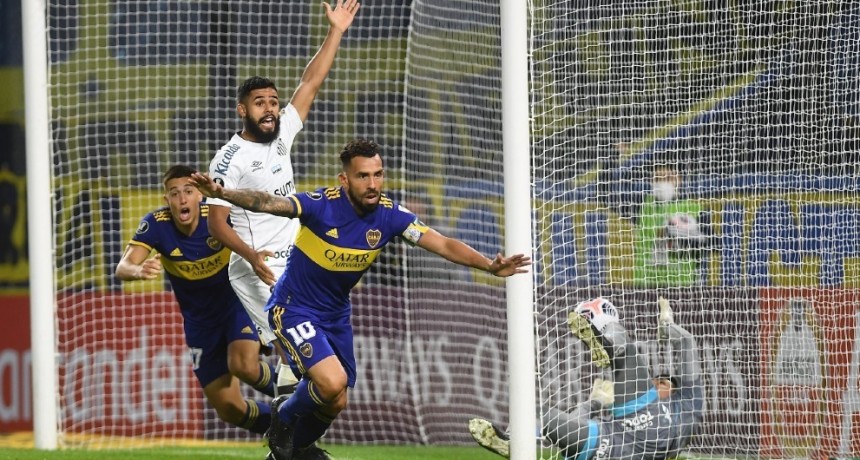 Boca venció con autoridad a Santos y se afirmó en la cima del Grupo C