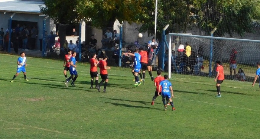Fútbol: Triunfos de Argentino, Del Carril y Deportivo Cazón en la séptima fecha