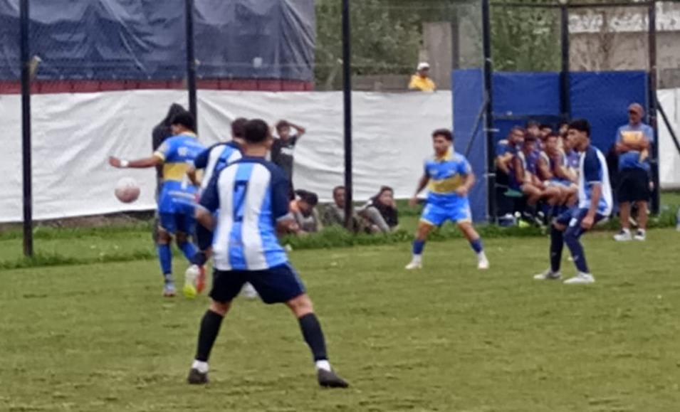 Primera: Empate entre Hurac&aacute;n y Oro Verde. Argentino lider
