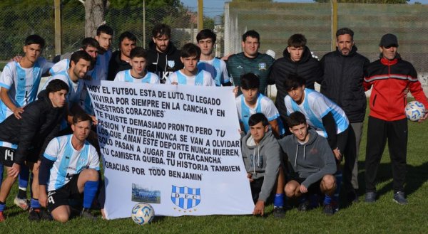 Im&aacute;genes Del Carril - Comercio: Bandera homenaje a Benjam&iacute;n