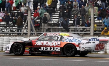 Juan Mart&iacute;n Bruno larga desde el fondo la final en Viedma