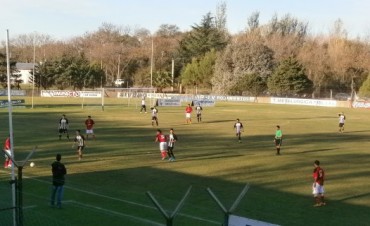 Gran partido de Defensores en Del Carril. Argentino logr&oacute; clasificar. La Lola se qued&oacute; con el &ldquo;uno&rdquo;.
