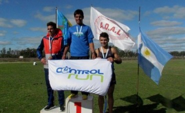 Ezequiel Aguilera corri&oacute; los 3000 y 10000 metros en Lobos