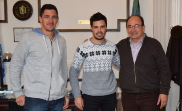 Salom&oacute;n y M&eacute;ndez recibieron al campe&oacute;n 2015 Dar&iacute;o Mart&iacute;nez