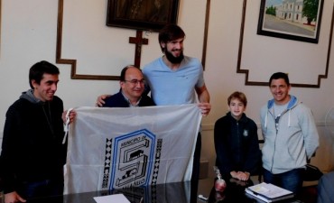 Jose Luis Salomon recibio a Marcos Del&iacute;a