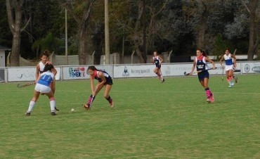 Saladillo hockey recibi&oacute; a Remo de Azul