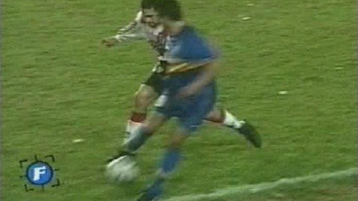 &iquest;El mejor ca&ntilde;o de la historia? A 16 a&ntilde;os del papel&oacute;n que Riquelme le hizo pasar a Yepes