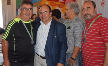 Salomón recibió al contingente de ciclistas locales que participó  del Desafío de Río Pinto